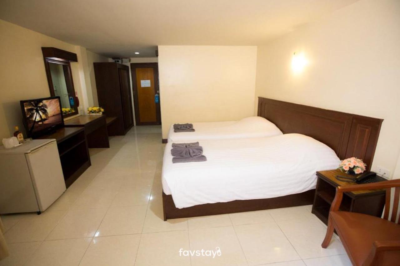 Twin Palms Suites And Residence باتايا المظهر الخارجي الصورة