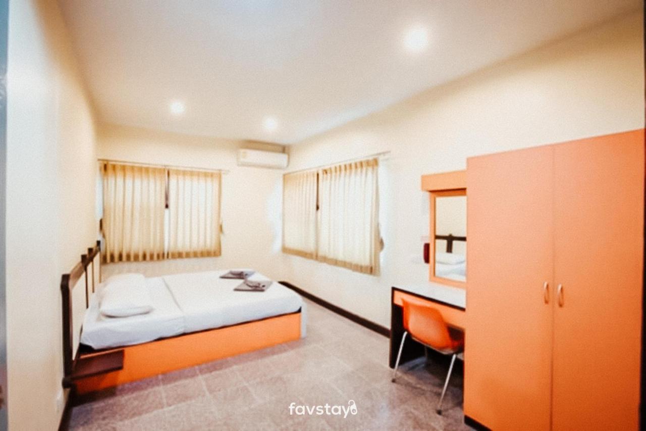 Twin Palms Suites And Residence باتايا المظهر الخارجي الصورة