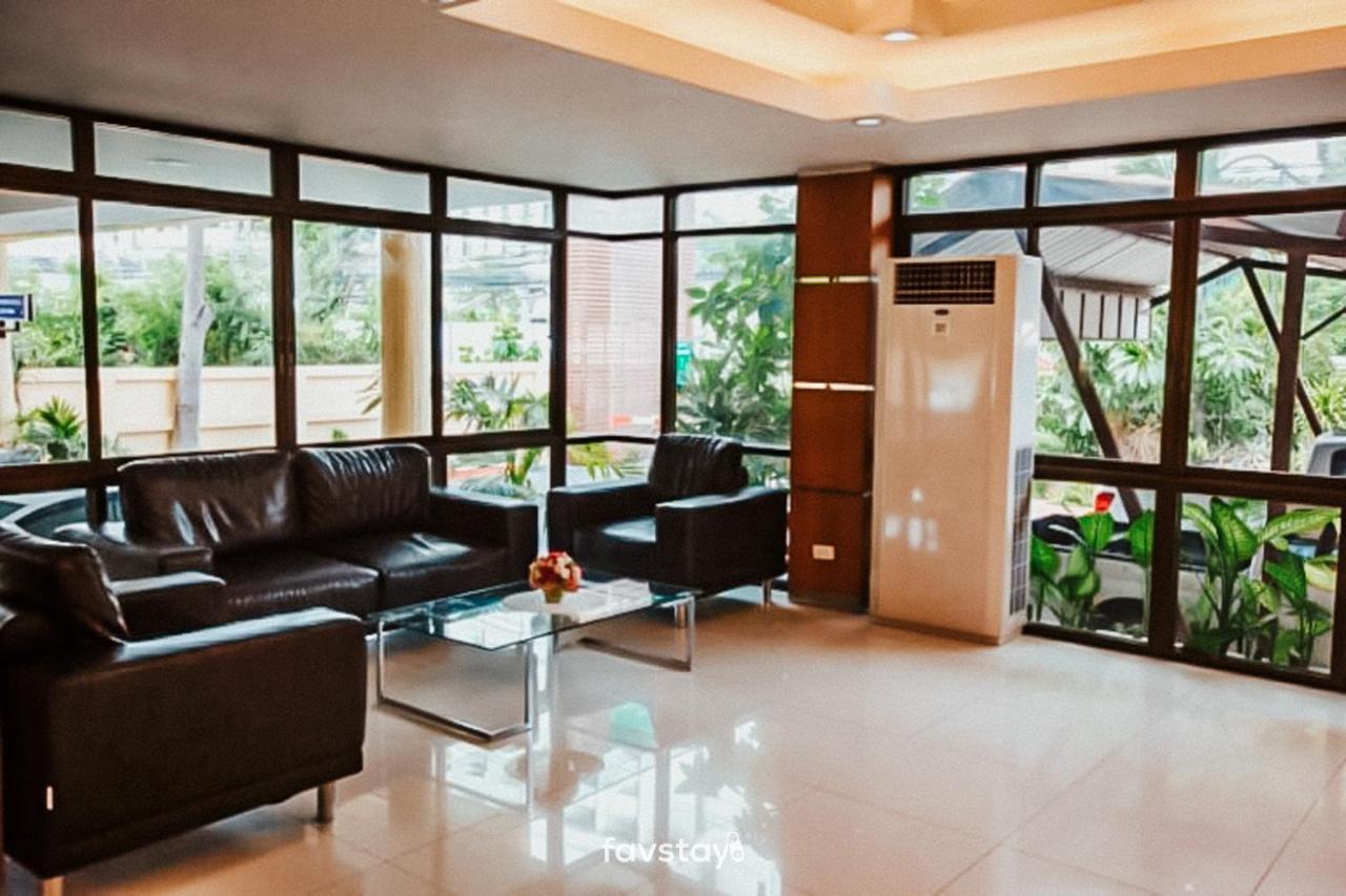 Twin Palms Suites And Residence باتايا المظهر الخارجي الصورة