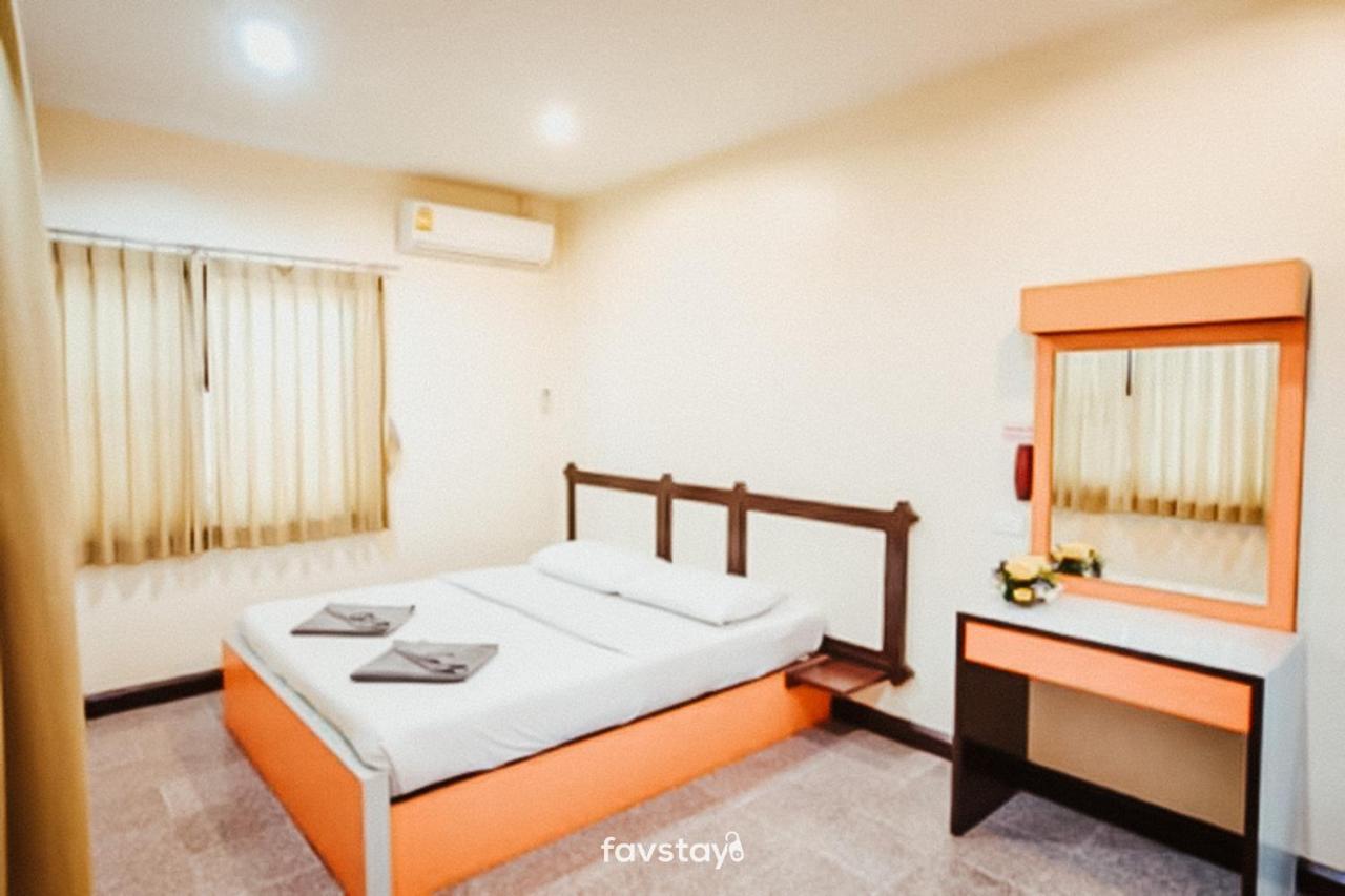 Twin Palms Suites And Residence باتايا المظهر الخارجي الصورة