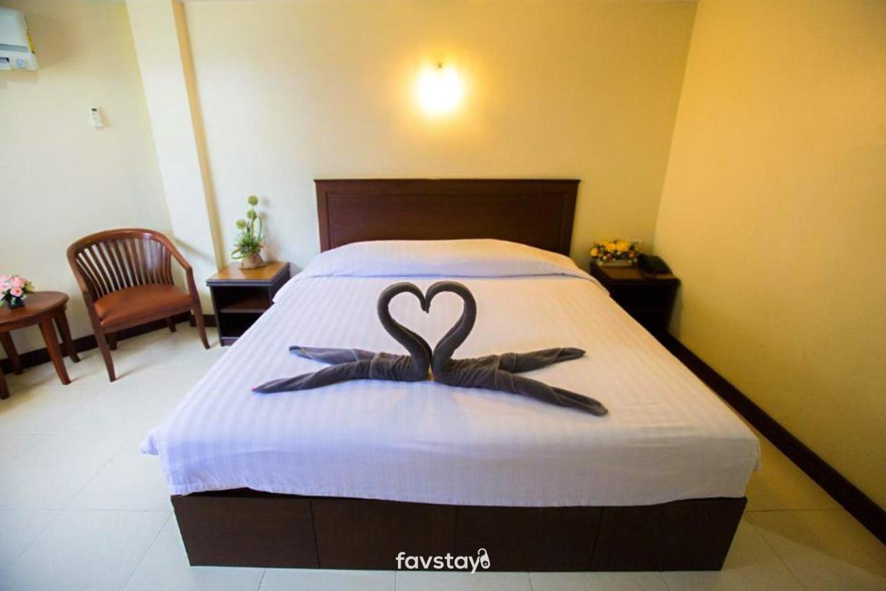 Twin Palms Suites And Residence باتايا المظهر الخارجي الصورة