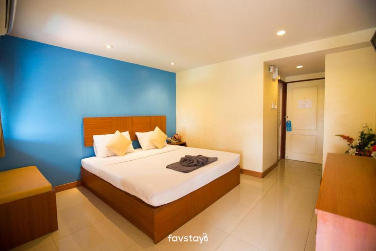 Twin Palms Suites And Residence باتايا المظهر الخارجي الصورة